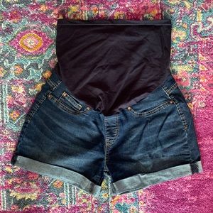 Levi Maternity Shorts Size Medium